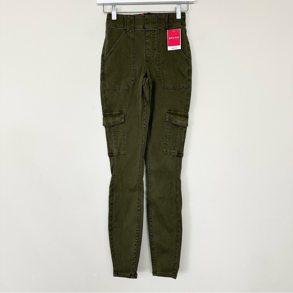 Spanx - Stretch Twill Ankle Cargo Pant Darkened Olive - Picture 6 of 15